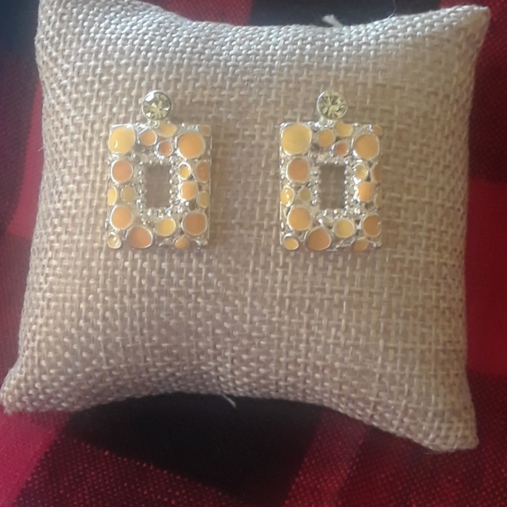 Adorable post back earrings